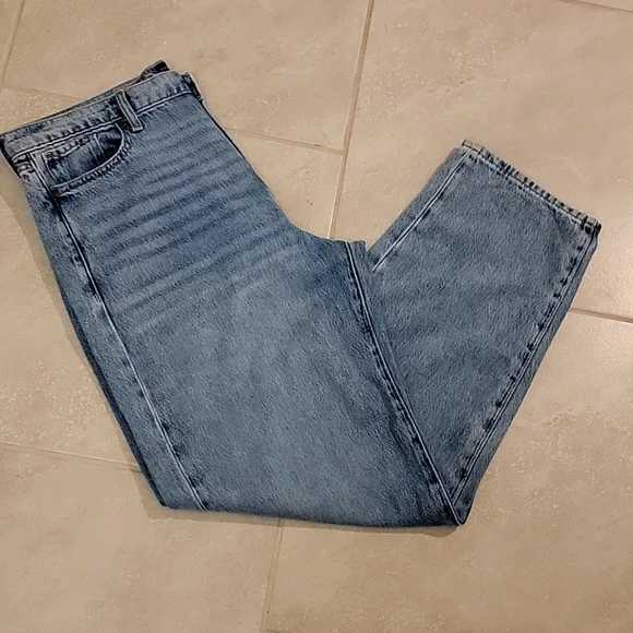 Banana Republic Premium Denim High-Rise Barrel Fit Jeans. Medium Wash. 32L - Picture 7 of 10